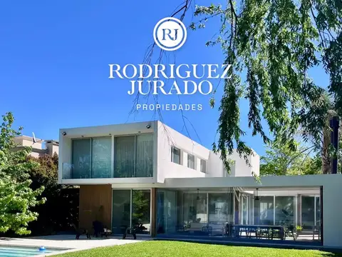Casa de diseño en venta Haras Santa Maria Escobar