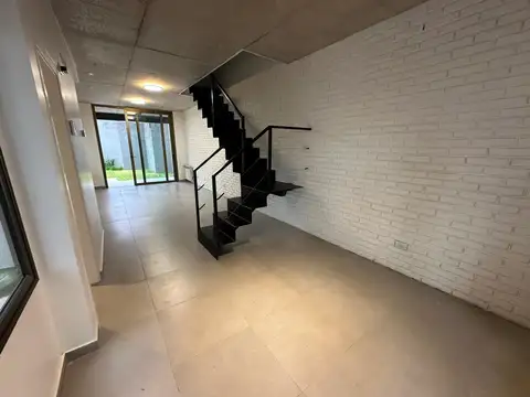 Casa 3 ambientes con 2 baños