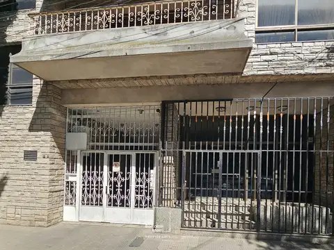 España 1900, Piso pb