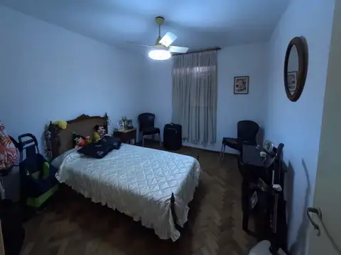 Departamento 6 ambientes con 1 baño