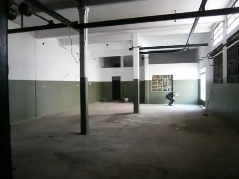 Galpon en Venta en Sarandí, USD 105.000