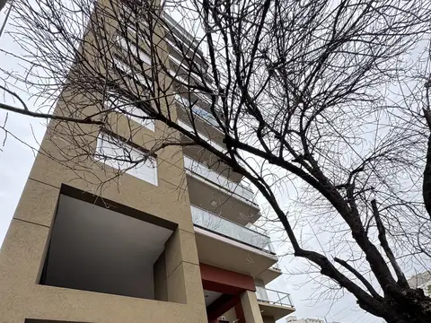 COCHERA CUBIERTA EN ALQUILER