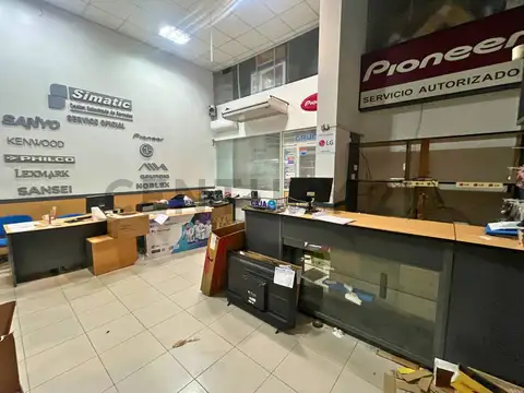 Oficina 5 ambientes con 2 baños