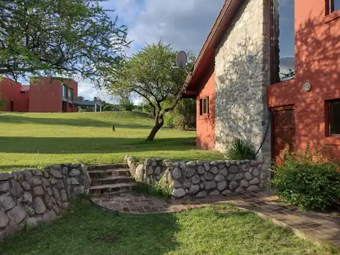 Casa en Venta con 5 cocheras