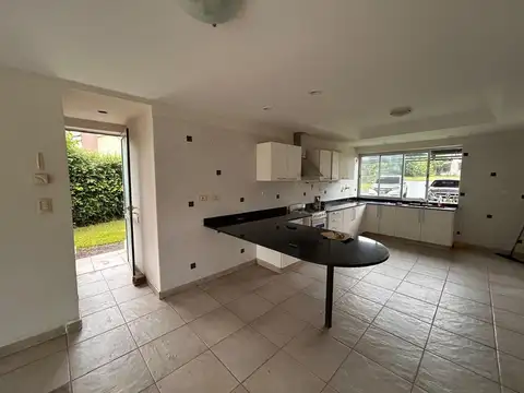 Casa en Alquiler al Este