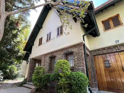 Casa en Alquiler de 5 dormitorios