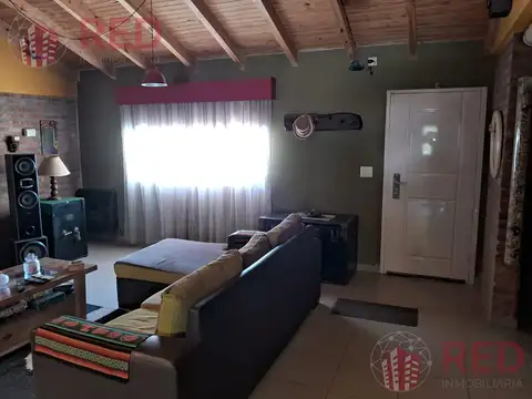 Casa 5 ambientes con 2 baños