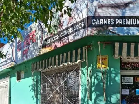 Venta Casa 2 ambientes con 3 locales comerciales con renta