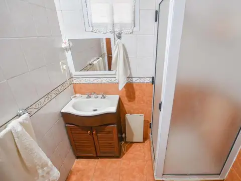 Casa 10 ambientes con 3 baños