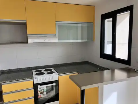 Departamento en Alquiler en Parque Chacabuco, $ 750.000