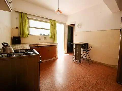 Casa 5 ambientes con 2 baños