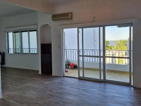 Dúplex en venta - 4 Dormitorios 3 Baños - Vicente López