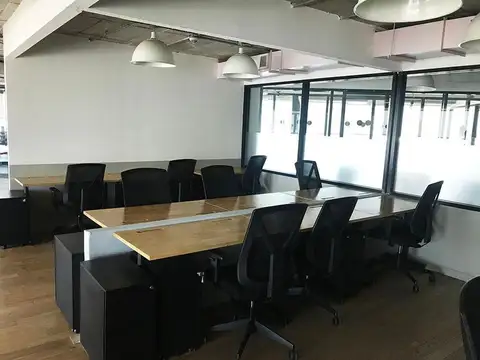 Oficina en Alquiler con 4 cocheras