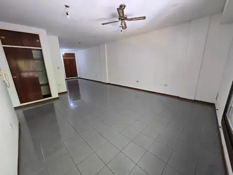 Amplio Departamento 2 Ambientes en Almagro