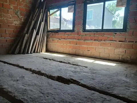 Casa 2 ambientes con 1 baño