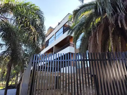 del mangrullo 1280 , Piso 1