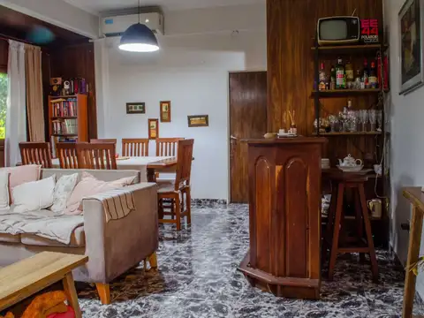 Depto Tipo Casa en Venta de 4 dormitorios
