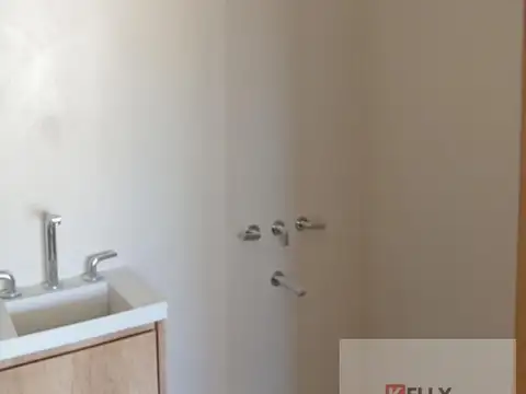 Casa 6 ambientes con 5 baños