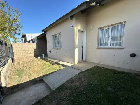 CASA 3 AMB APTA CREDITO COCHERA Y PARQUE
