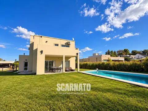 Casa 5 ambientes con 3 baños
