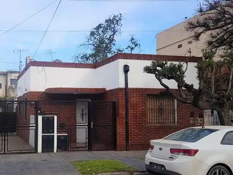 Depto Tipo Casa en Venta en Haedo, USD 79.000