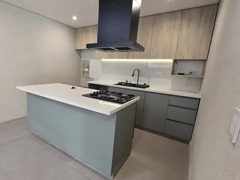 Depto Tipo Casa 4 ambientes con 3 baños