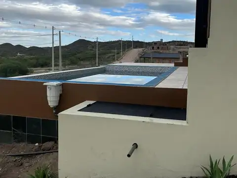 Casa 3 ambientes con 2 baños