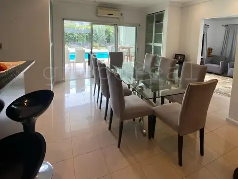 Casa en Venta en Solar Del Bosque, USD 430.000