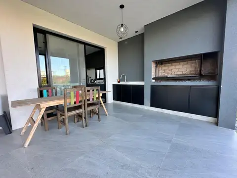 Casa en Alquiler 1 año