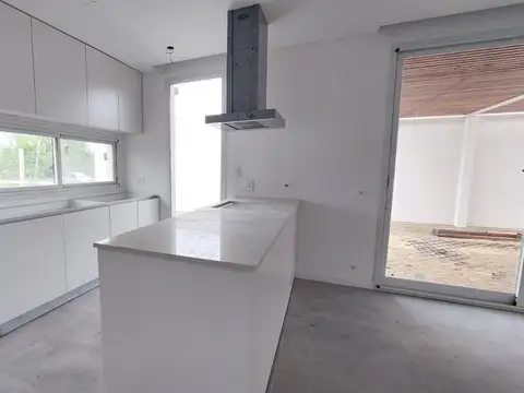 Venta Casa 3 Dormitorios Funes Barrio La Cardera A Estrenar Duplex Pileta Cochera