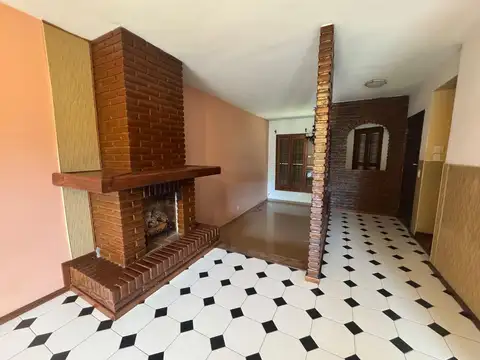 Venta- Hermoso Chalet de 4 amb c/cochera y quincho- Palomar