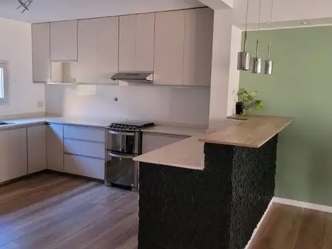 Casa en Alquiler en Neuquen, $ 2.300.000