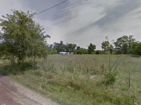 Los Álamos e/ Los Naranjos y Antonio Francisco Cafiero