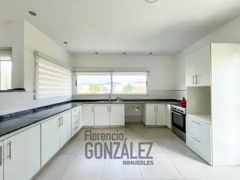 Casa en Venta al Oeste