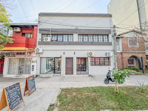 Casa con Local Comercial y Oficinas en Pleno Microcentro