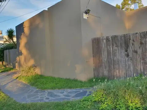 Casa en venta de 4 dormitorios en Tte. Gral Uriburu al 500