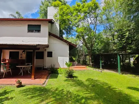 Casa 6 ambientes con 4 baños
