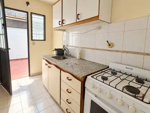 Casa 3 ambientes con 1 baño