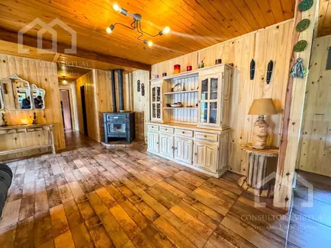 Casa en Venta con 2 cocheras