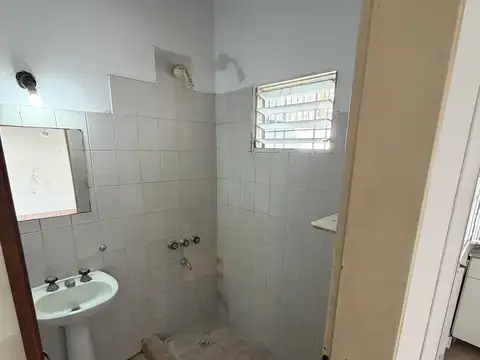 Sarmiento 1200, Piso pb
