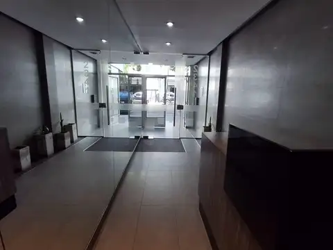 EXCELENTE OFICINA EN VENTA EN BELGRANO - AL FTE