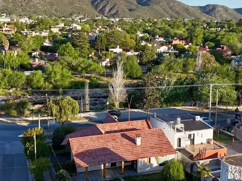 Casa 6 ambientes con 3 baños