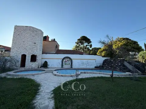 Casa en Venta con 1 cochera