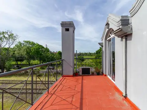 Depto Tipo Casa 5 ambientes con 2 baños