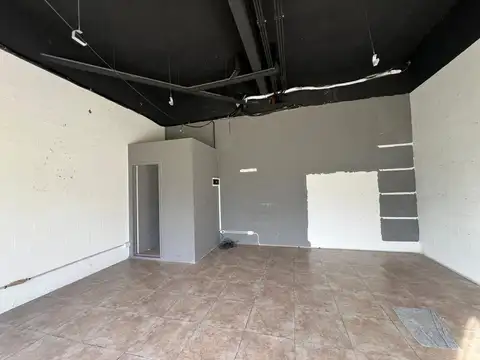 Local en Alquiler en Pueblo Caamaño, $ 750.000