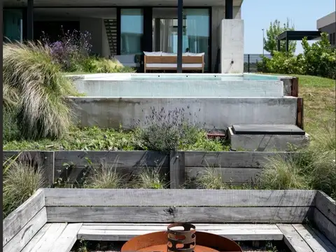 Casa Monoambiente con 4 baños