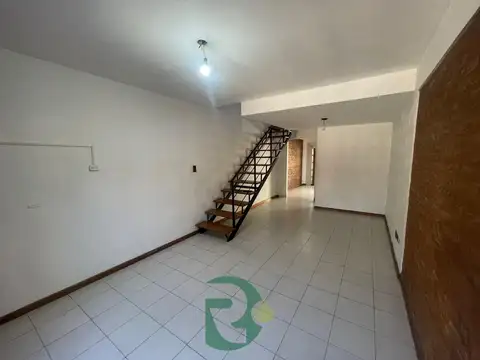 Depto Tipo Casa en Venta en Ciudad Jardín del Palomar, USD 115.000