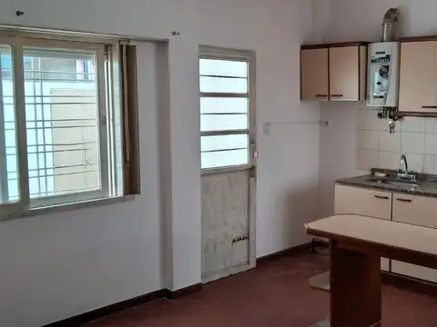 Depto Tipo Casa en Alquiler de 3 ambientes