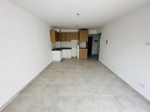 DEPARTAMENTO 3 AMBIENTES CON COCHERA CUBIERTA