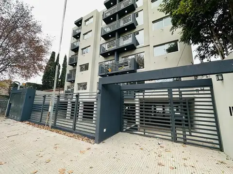 DEPARTAMENTO 3 AMBIENTES CON COCHERA CUBIERTA